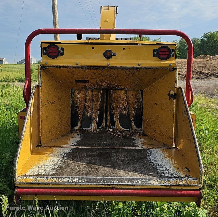 image for item DO2696 2020 Vermeer BC1500  wood chipper