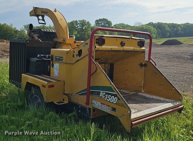 image for item DO2696 2020 Vermeer BC1500  wood chipper