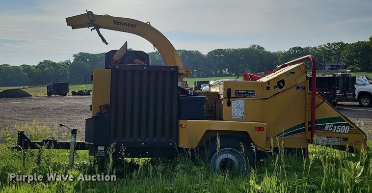 image for item DO2696 2020 Vermeer BC1500  wood chipper