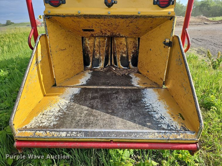 image for item DO2696 2020 Vermeer BC1500  wood chipper