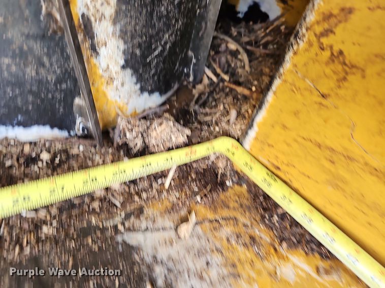 image for item DO2696 2020 Vermeer BC1500  wood chipper