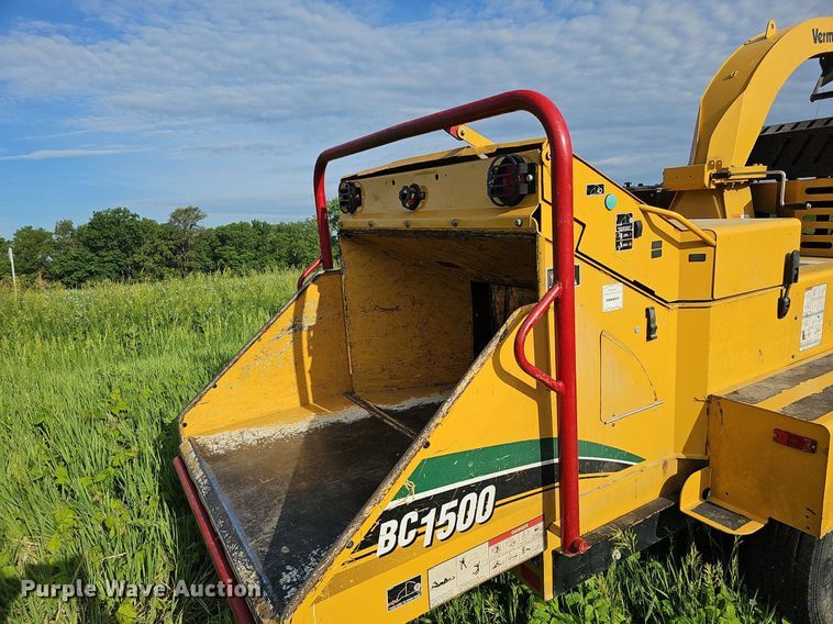 image for item DO2696 2020 Vermeer BC1500  wood chipper
