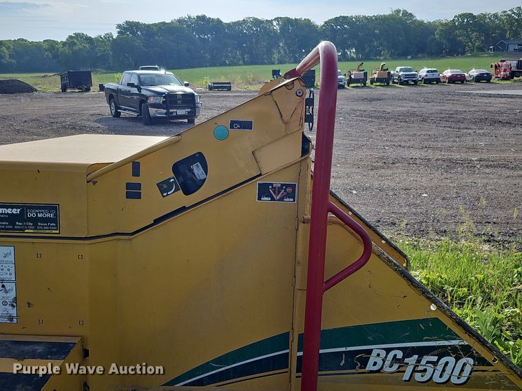 image for item DO2696 2020 Vermeer BC1500  wood chipper