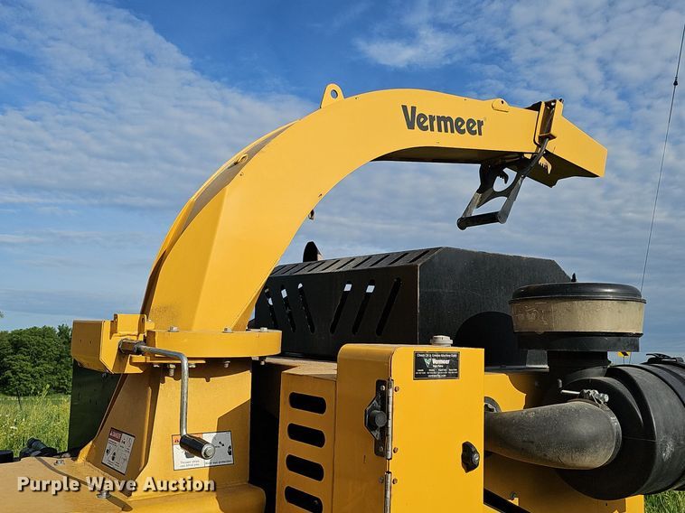 image for item DO2696 2020 Vermeer BC1500  wood chipper