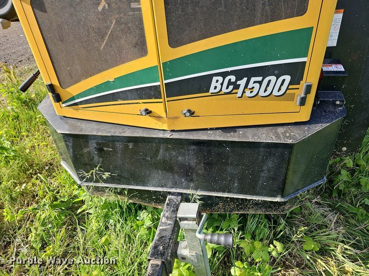 image for item DO2696 2020 Vermeer BC1500  wood chipper