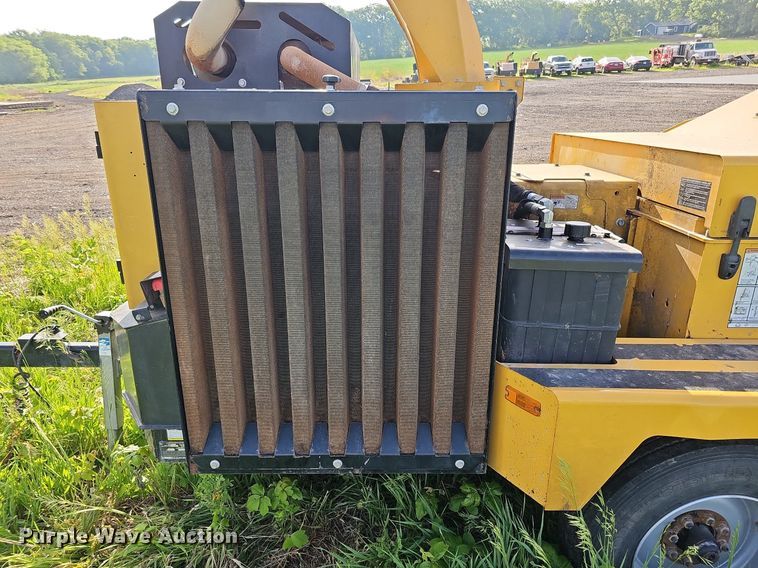 image for item DO2696 2020 Vermeer BC1500  wood chipper