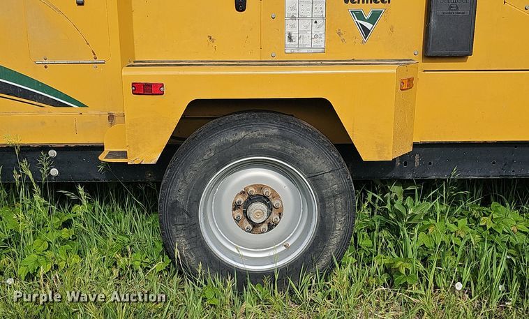 image for item DO2696 2020 Vermeer BC1500  wood chipper