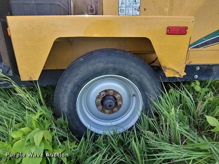 image for item DO2696 2020 Vermeer BC1500  wood chipper