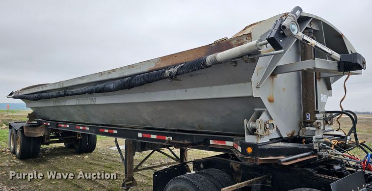 image for item DO4396 1999 Smithco  side dump trailer