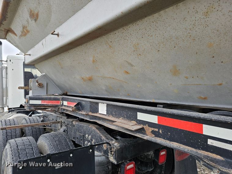 image for item DO4396 1999 Smithco  side dump trailer