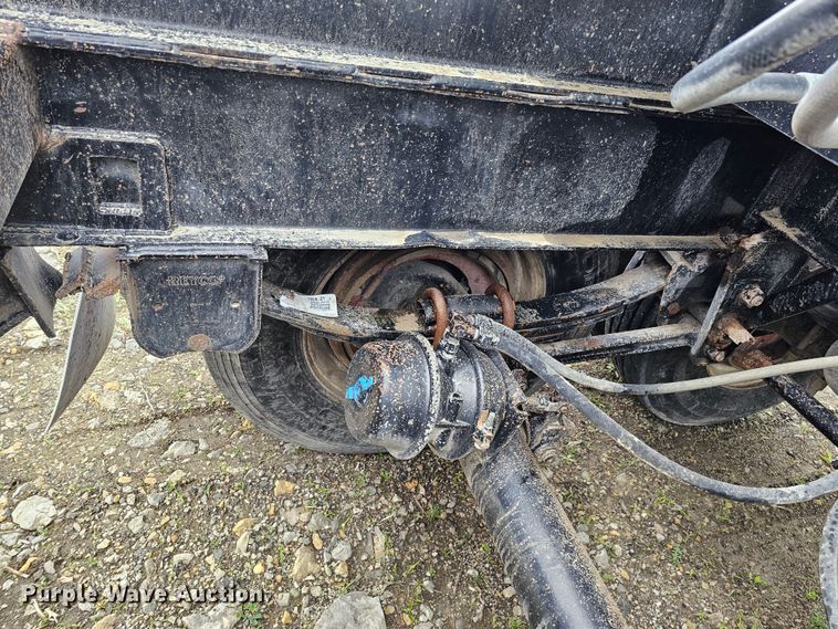 image for item DO4396 1999 Smithco  side dump trailer