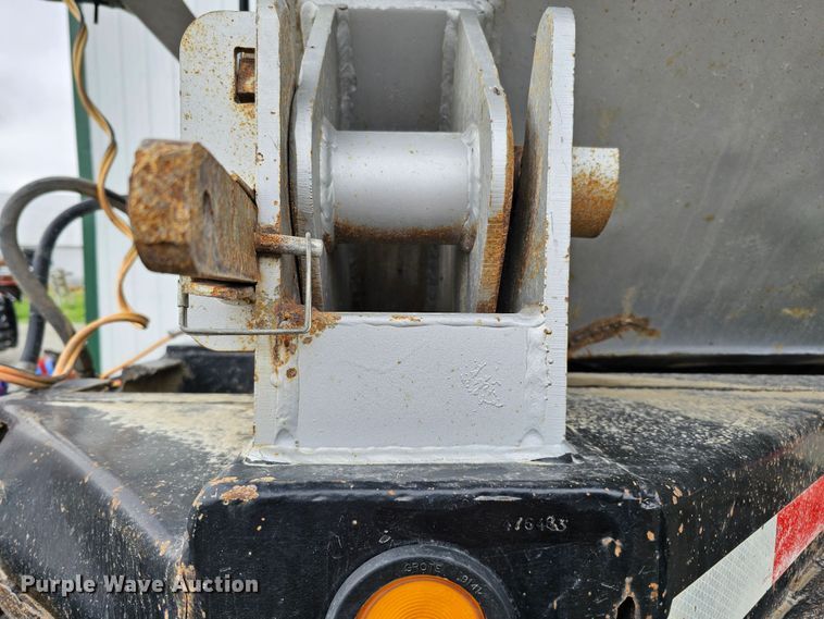 image for item DO4396 1999 Smithco  side dump trailer