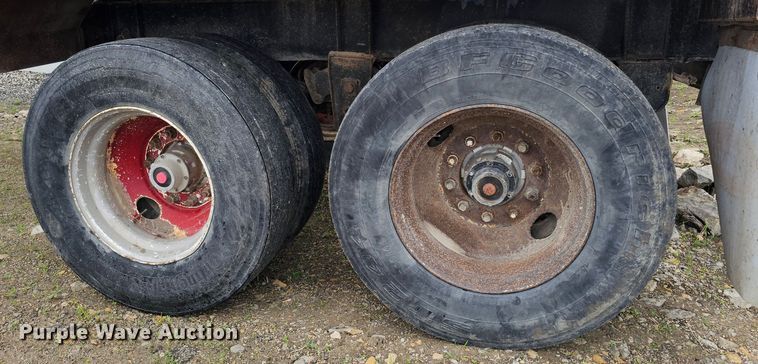 image for item DO4396 1999 Smithco  side dump trailer