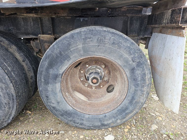 image for item DO4396 1999 Smithco  side dump trailer