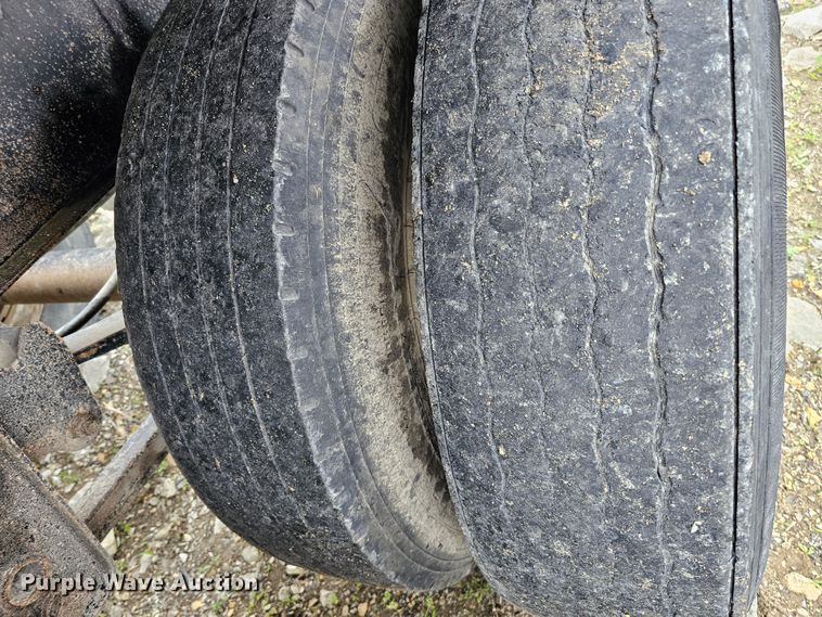 image for item DO4396 1999 Smithco  side dump trailer