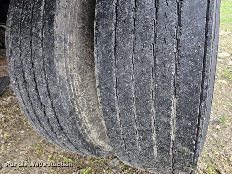 image for item DO4396 1999 Smithco  side dump trailer