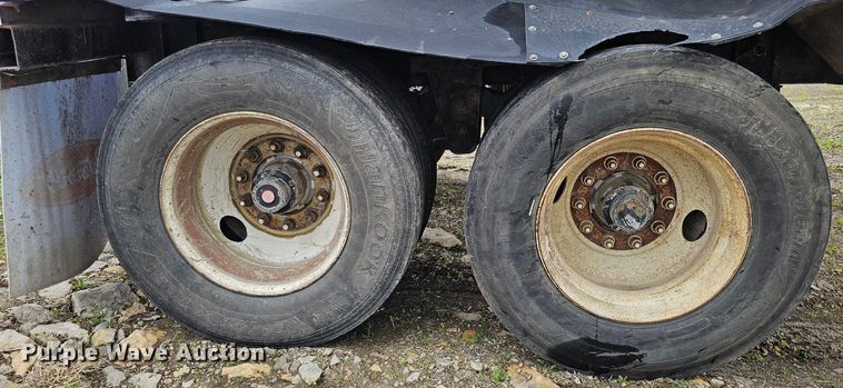 image for item DO4396 1999 Smithco  side dump trailer