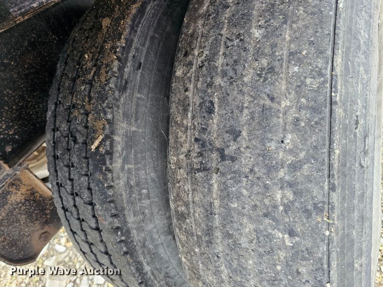 image for item DO4396 1999 Smithco  side dump trailer