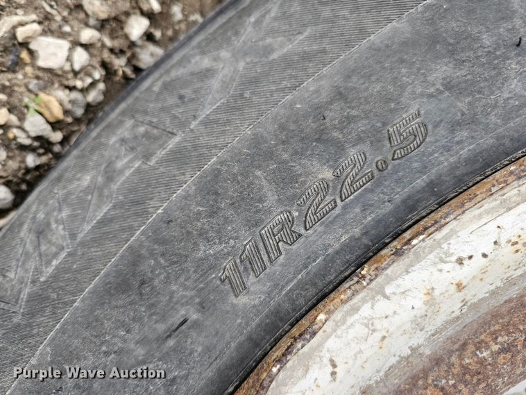 image for item DO4396 1999 Smithco  side dump trailer