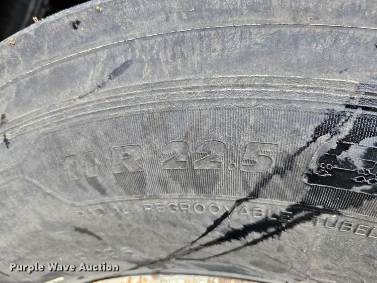 image for item DO4396 1999 Smithco  side dump trailer