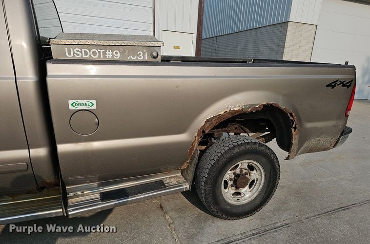 image for item DO4399 2002 Ford F250 Super Duty XLT  SuperCab pickup truck