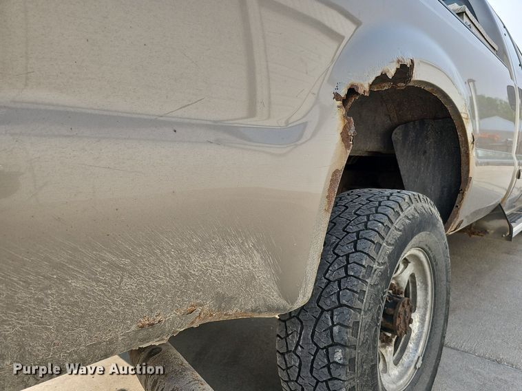 image for item DO4399 2002 Ford F250 Super Duty XLT  SuperCab pickup truck