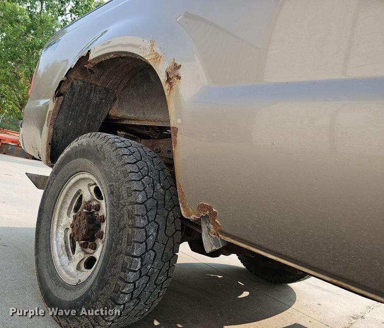 image for item DO4399 2002 Ford F250 Super Duty XLT  SuperCab pickup truck