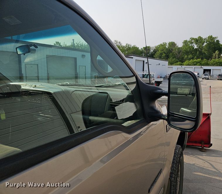 image for item DO4399 2002 Ford F250 Super Duty XLT  SuperCab pickup truck