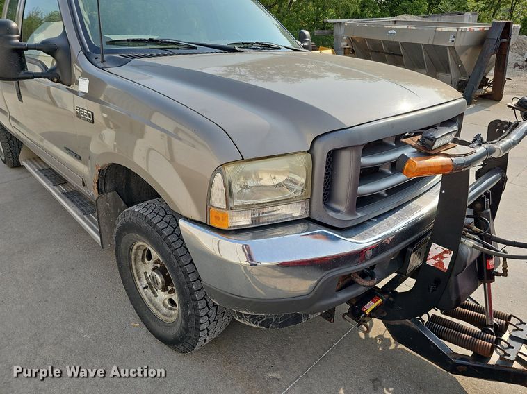 image for item DO4399 2002 Ford F250 Super Duty XLT  SuperCab pickup truck