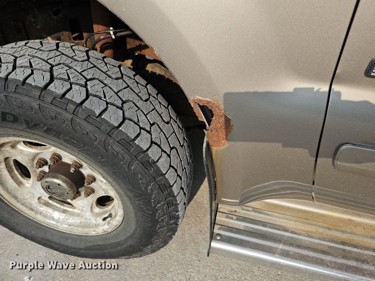 image for item DO4399 2002 Ford F250 Super Duty XLT  SuperCab pickup truck