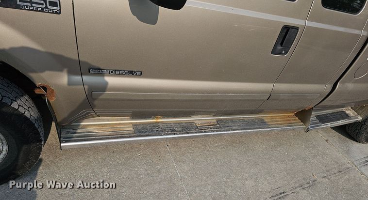 image for item DO4399 2002 Ford F250 Super Duty XLT  SuperCab pickup truck