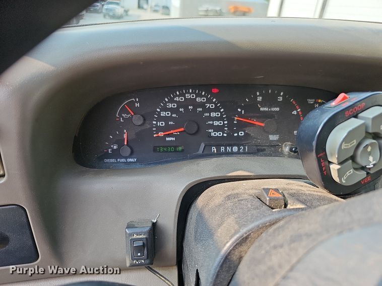 image for item DO4399 2002 Ford F250 Super Duty XLT  SuperCab pickup truck