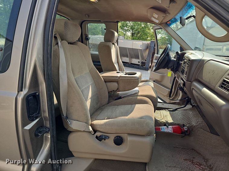 image for item DO4399 2002 Ford F250 Super Duty XLT  SuperCab pickup truck