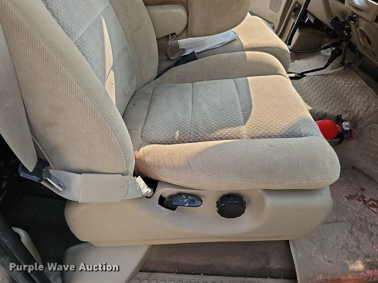 image for item DO4399 2002 Ford F250 Super Duty XLT  SuperCab pickup truck