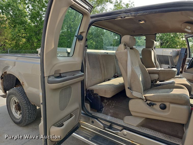 image for item DO4399 2002 Ford F250 Super Duty XLT  SuperCab pickup truck