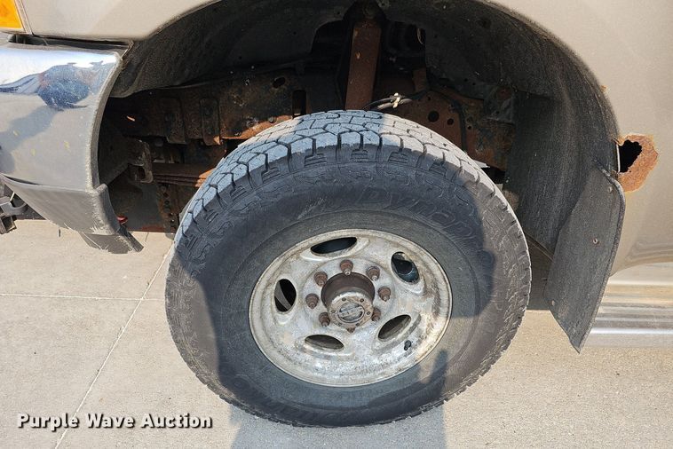 image for item DO4399 2002 Ford F250 Super Duty XLT  SuperCab pickup truck