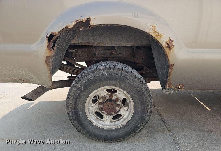 image for item DO4399 2002 Ford F250 Super Duty XLT  SuperCab pickup truck