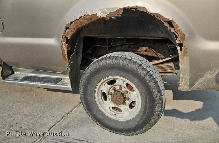 image for item DO4399 2002 Ford F250 Super Duty XLT  SuperCab pickup truck