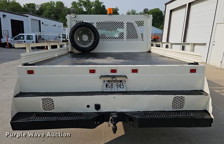 image for item DO4400 2008 Ford F550 Super Duty XL  Crew Cab flatbed truck