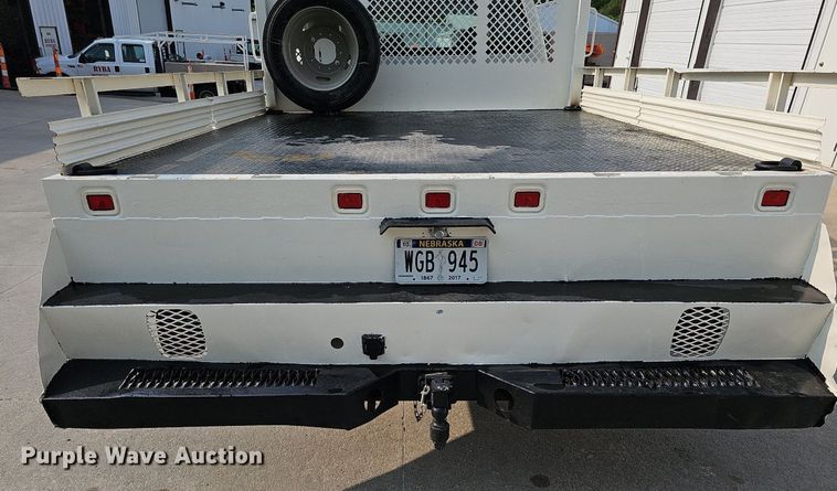 image for item DO4400 2008 Ford F550 Super Duty XL  Crew Cab flatbed truck