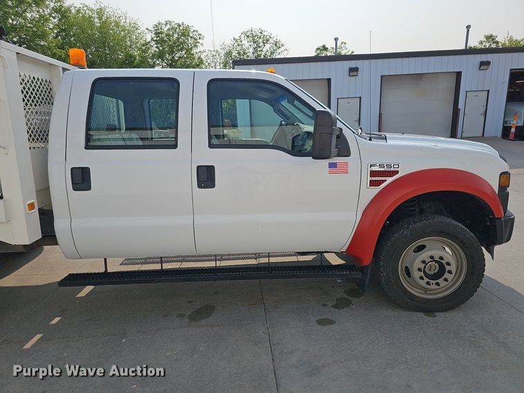 image for item DO4400 2008 Ford F550 Super Duty XL  Crew Cab flatbed truck