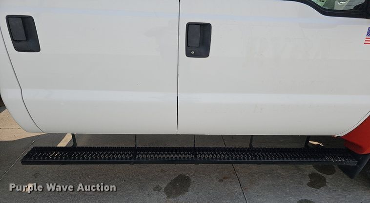 image for item DO4400 2008 Ford F550 Super Duty XL  Crew Cab flatbed truck