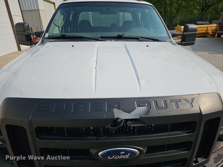 image for item DO4400 2008 Ford F550 Super Duty XL  Crew Cab flatbed truck