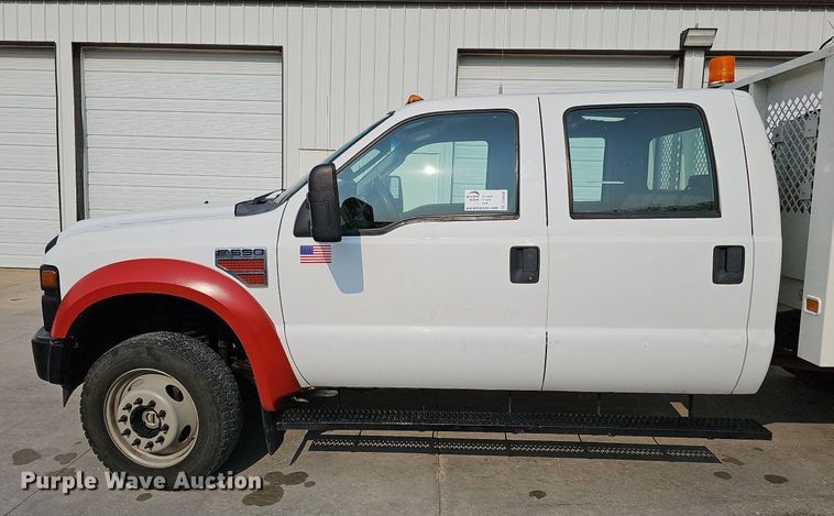 image for item DO4400 2008 Ford F550 Super Duty XL  Crew Cab flatbed truck