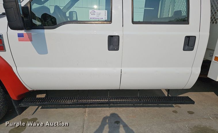 image for item DO4400 2008 Ford F550 Super Duty XL  Crew Cab flatbed truck
