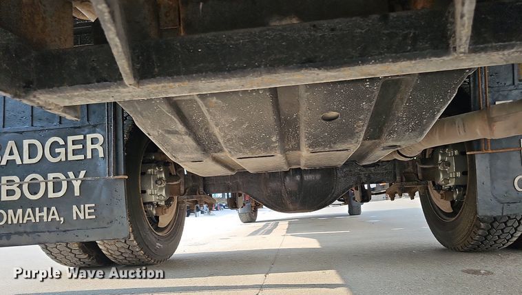 image for item DO4400 2008 Ford F550 Super Duty XL  Crew Cab flatbed truck