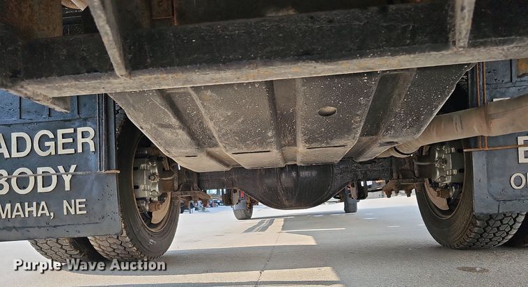 image for item DO4400 2008 Ford F550 Super Duty XL  Crew Cab flatbed truck