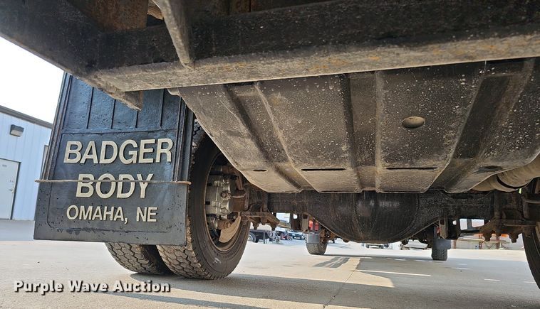 image for item DO4400 2008 Ford F550 Super Duty XL  Crew Cab flatbed truck