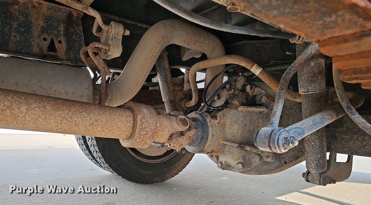 image for item DO4400 2008 Ford F550 Super Duty XL  Crew Cab flatbed truck