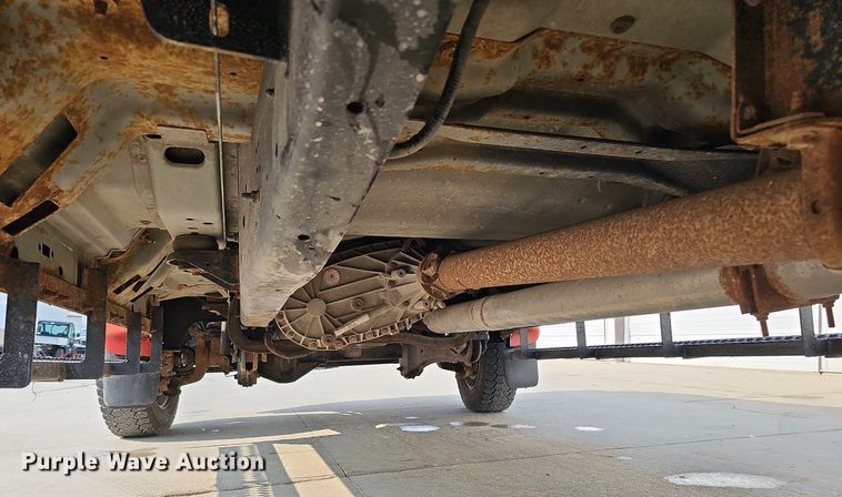 image for item DO4400 2008 Ford F550 Super Duty XL  Crew Cab flatbed truck